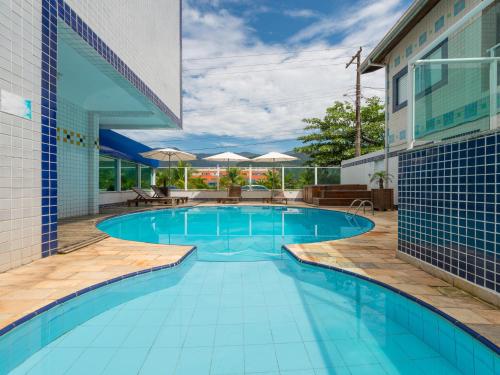 Piscina do Venice Hotel - vista ampla